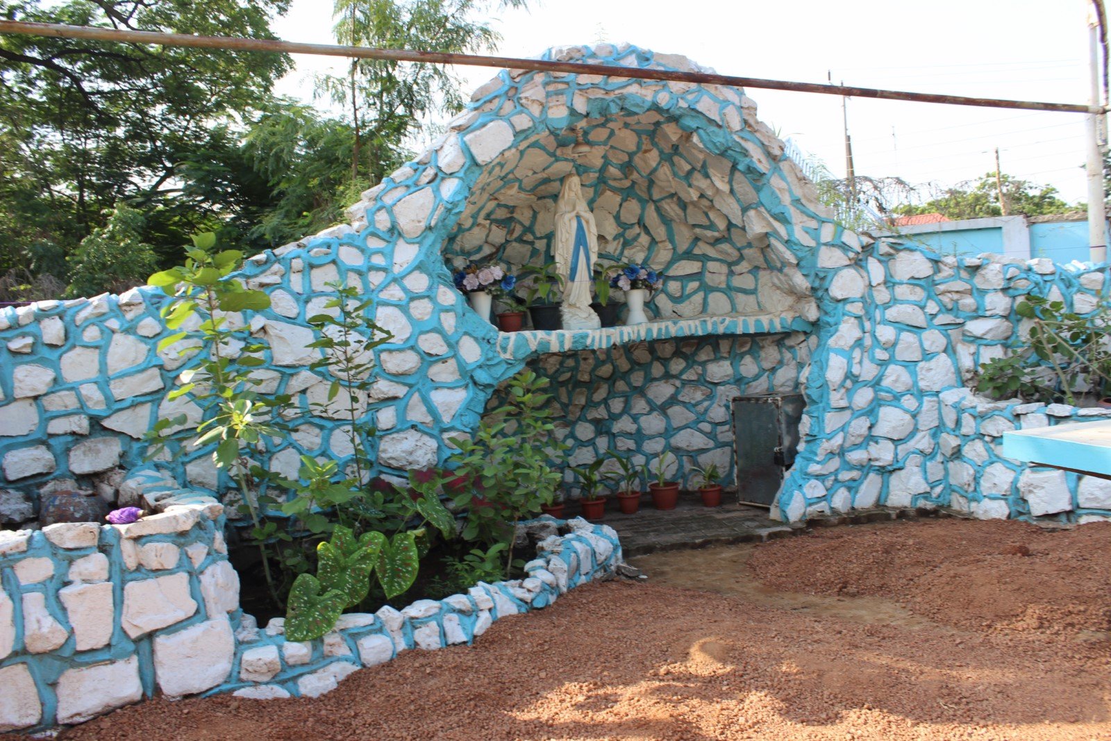 GROTTO FACE UPLIFT